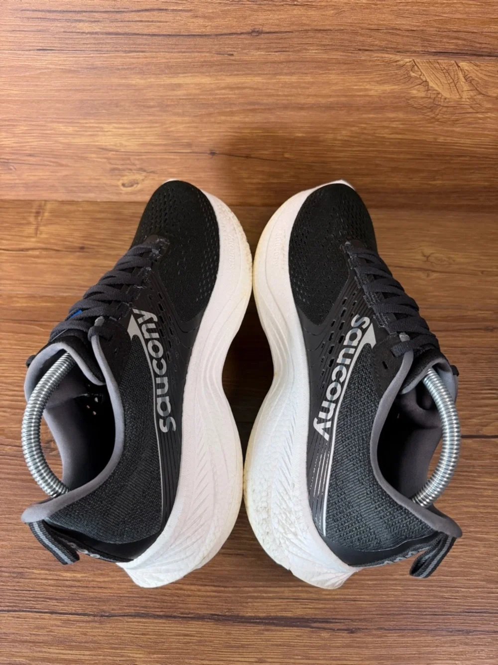 Saucony ride 17 Running Shoes Women’s Size‎ 10 Athletic Sneakers Black